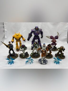 Disney PIXAR LIGHTYEAR STORY FIGURE SET of 9